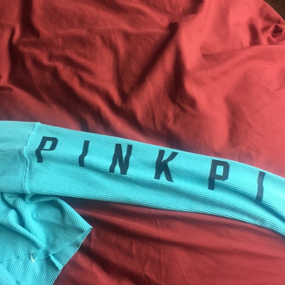 Pink vs cropped sweater - Picture 3 of 4